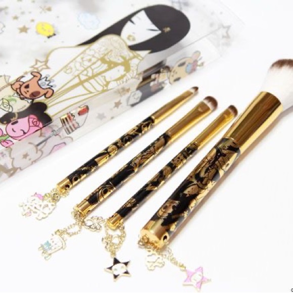 Tokidoki 24-Karat Edition Pittura Makeup Brush Set, Black/Gold - Picture 2 of 2